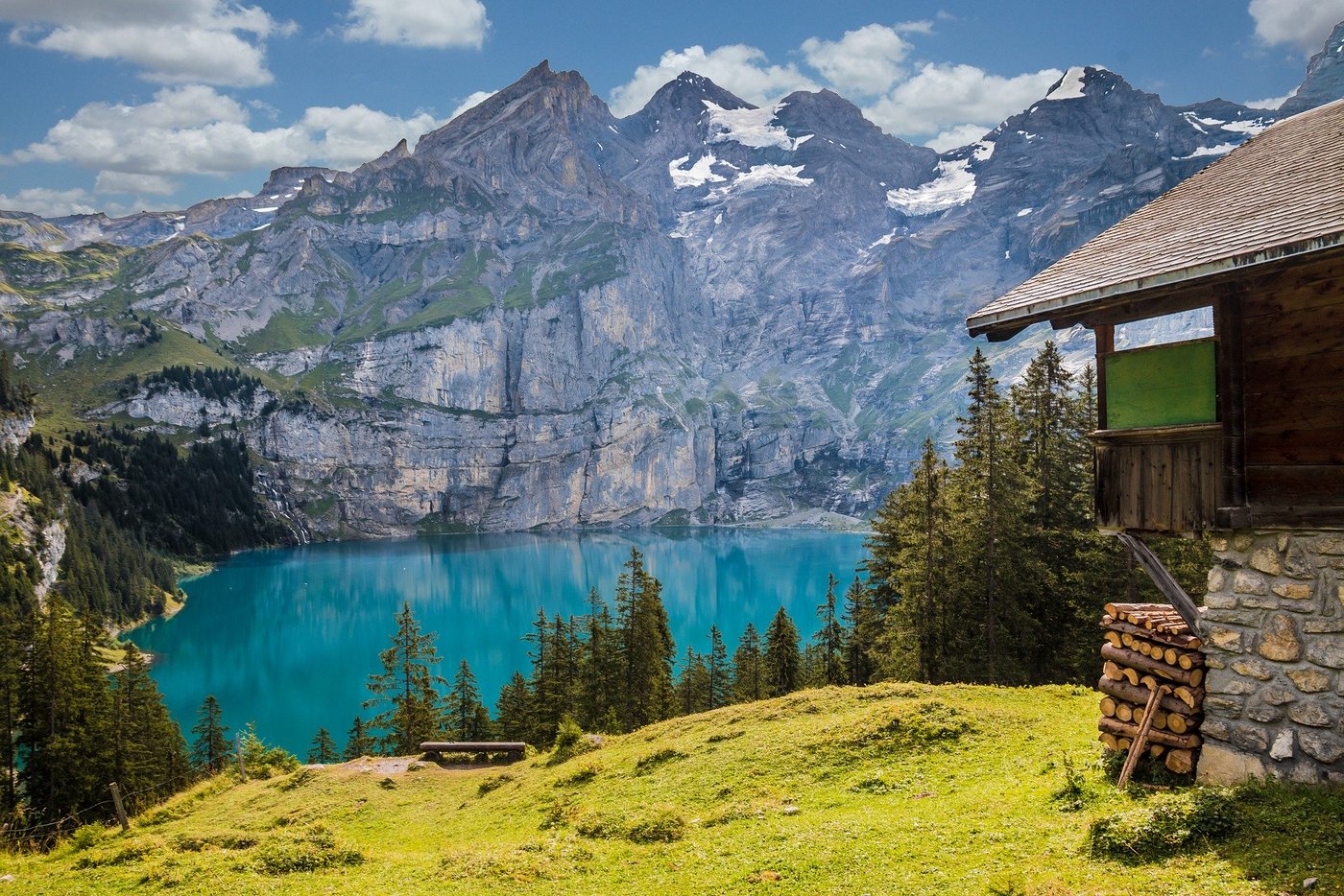 Auch der Oeschinensee ist ein sehr beliebtes Touristen-Ziel. (Bild TeeFarm/pixabay)