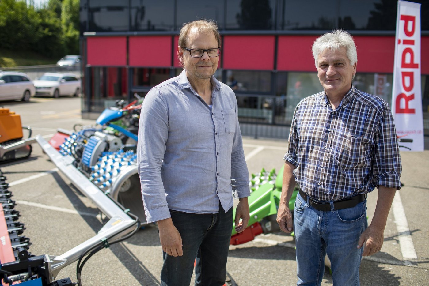 Rolf Schaffner (links im Bild) von der Rapid-Gruppe und Martin Brielmaier schliessen ihre Unternehmen zusammen. (Bilder Gian Vaitl)
