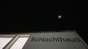 Für die meisten Land Für die meisten Landwirte endet die Tierhaltung beim Abladen im Schlachthaus – aber nicht für alle. Obwohl das Töten auf dem Hof eine Nische ist: Die Zahl der Gesuchstellenden steigt.