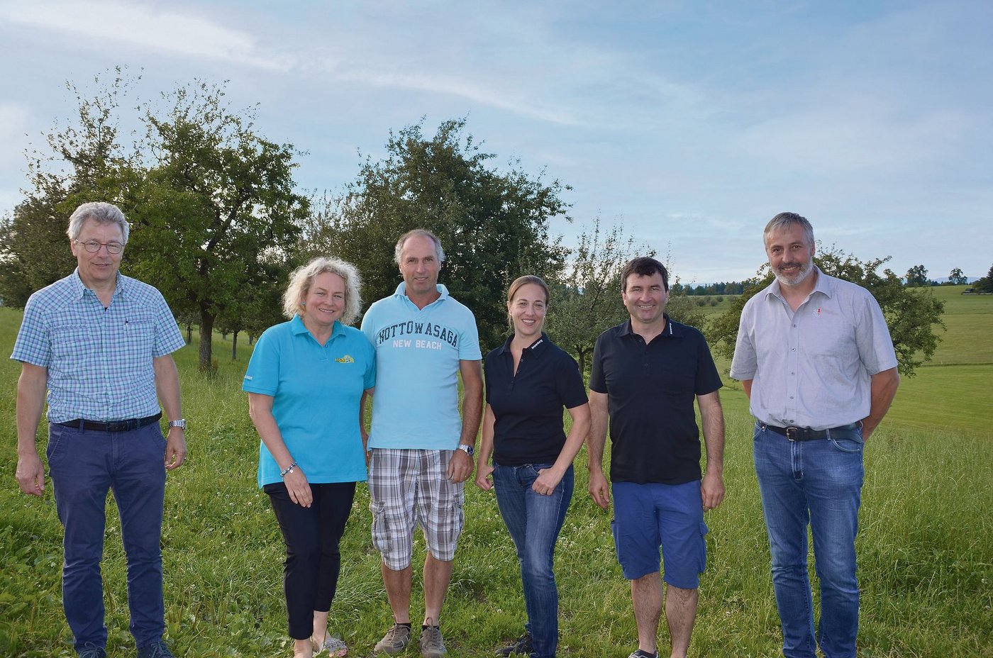 Urs Vogt, Geschäftsführer Mutterkuh Schweiz, Susanne und Urban Fecker, Fabienne Schälchli und Christof Baumgartner vom BBZ Arenenberg und Ueli Schild, Vize-Präsident Mutterkuh Schweiz (v.l.n.r.). (Bild Isabelle Schwander)