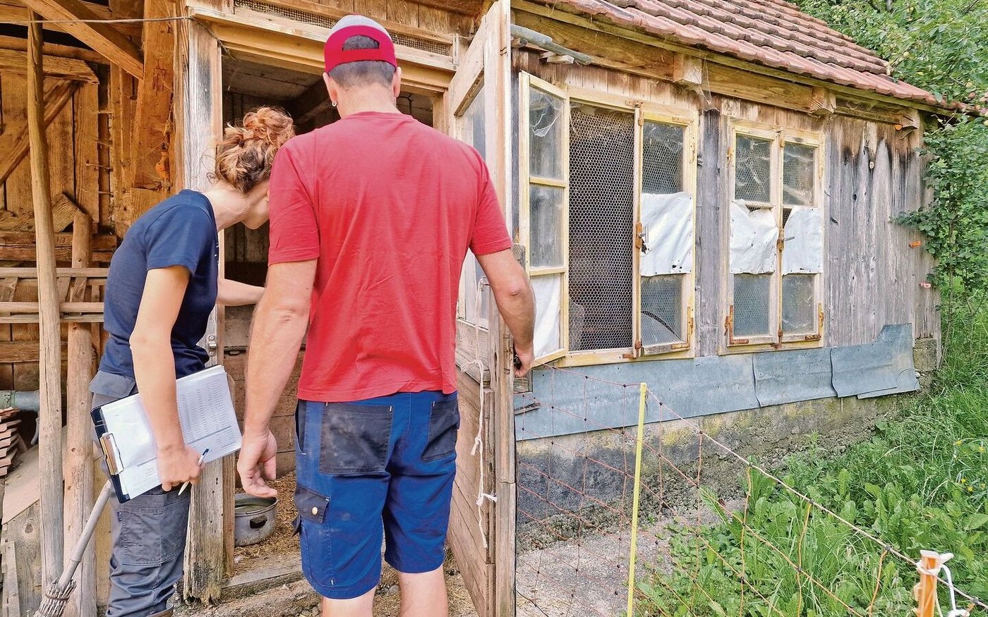 Oft bedeuten Kontrollen Stress für die Bäuerinnen und Bauern. Man darf sich fachliche Hilfe holen. Manchmal genügt schon die Anwesenheit des Nachbarn.