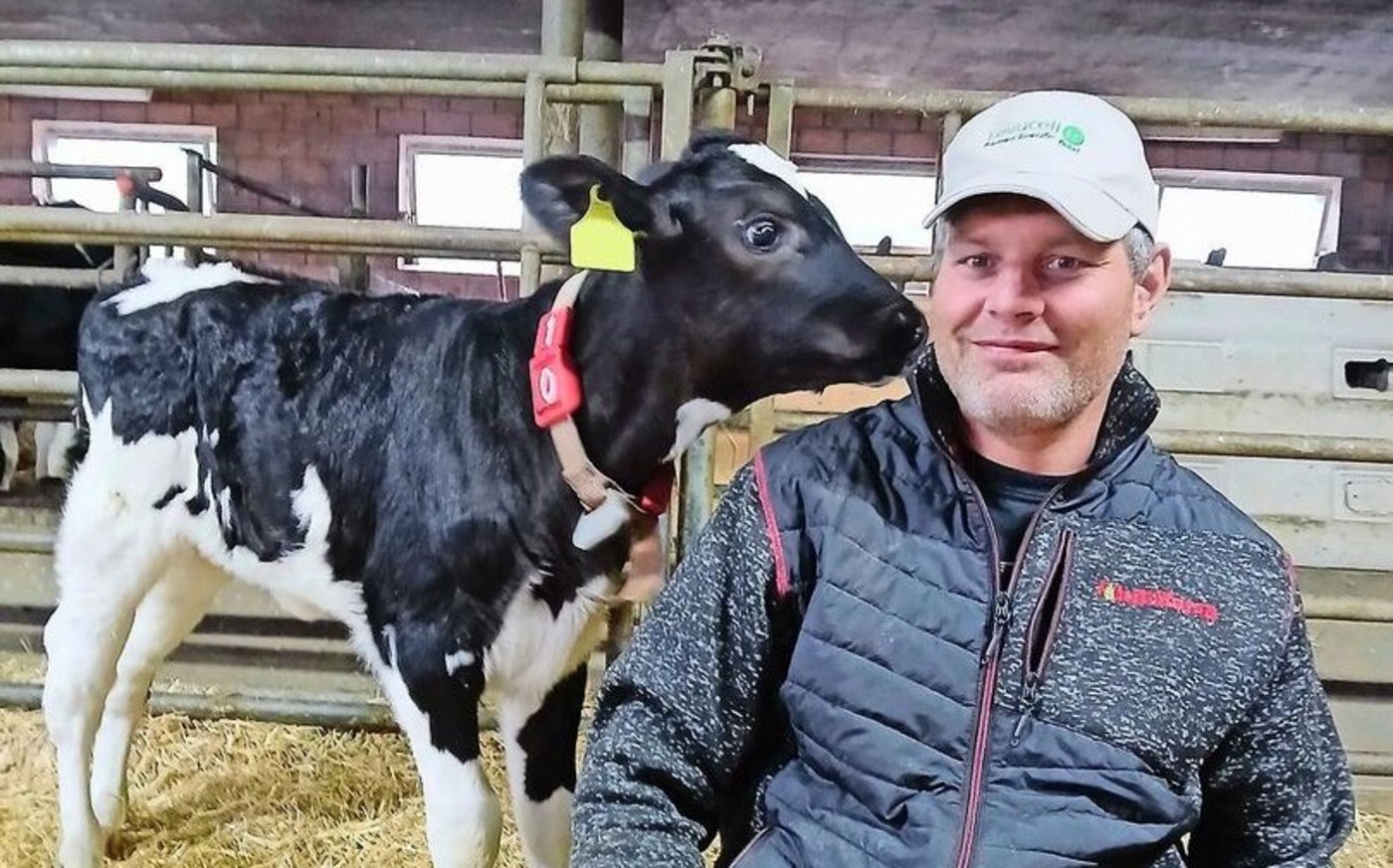 Ob die Impfung einen positiven Effekt auf die Milchleistung auf seinem Betrieb hat, könne man aktuell noch nicht direkt sagen, meint Landwirt und SMP-Vorstandsmitglied Jürg Dummermuth.