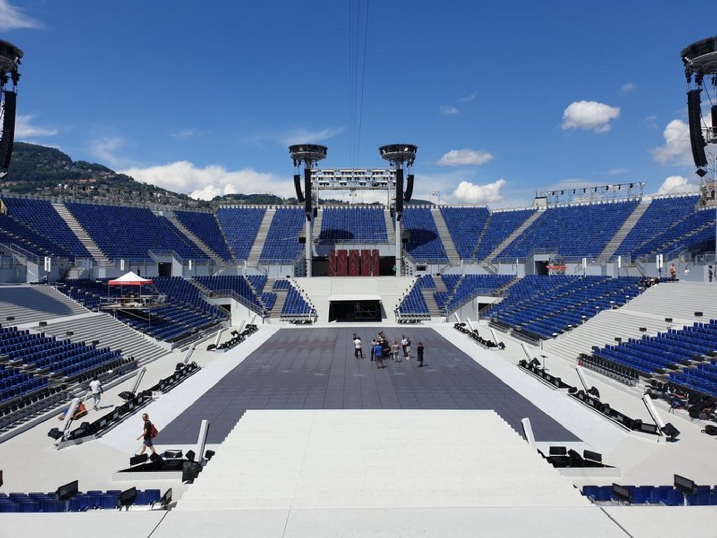20'000 Personen finden Platz. (Bild ji)