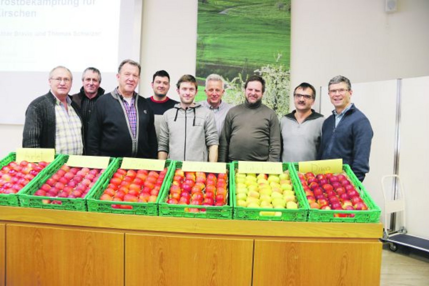 Solothurner Produzenten, die an der Tagung teilnahmen (v. l. n. r.): Urs Amrein, Konrad Vogt, Josef Brägger, Benjamin Meier, André Ziegler, Philipp Gut, Thomas Häusermann, André Erni und René Meier. (Bild Benildis Bentolila)