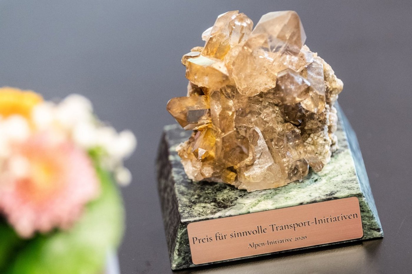 Für die Verleihung des Bergkristalls wurde per Publikumsvoting der Gewinner aus drei nominierten Projekten ausgewählt. (Bild Mattias Nutt/Alpeninitiative)