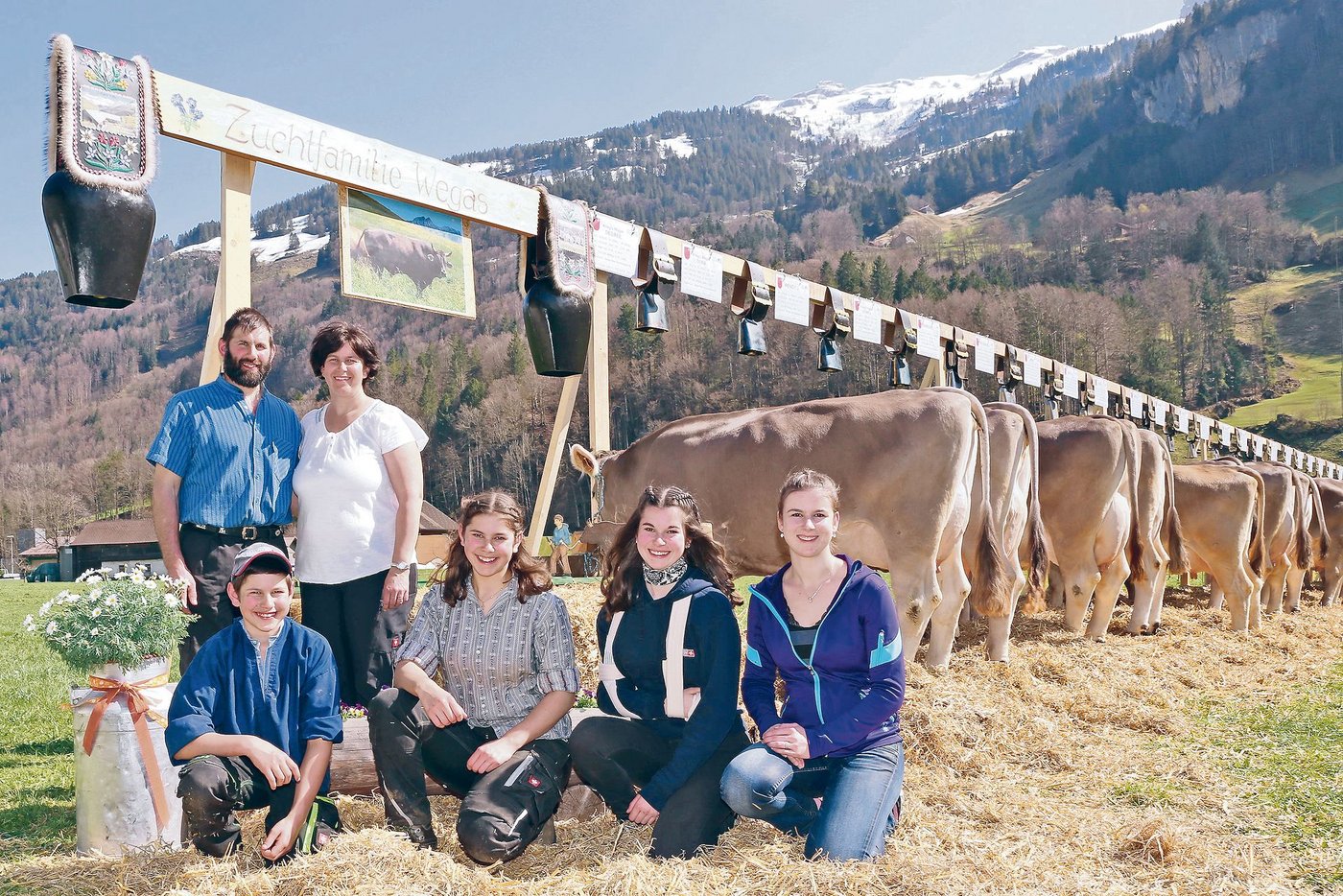 Die Züchterfamilie Föhn aus dem Muotathal sorgte mit der männlichen Zuchtfamilie vom Stier Wegas für ein züchterisches Highlight.  (Bild Reto Betschart)