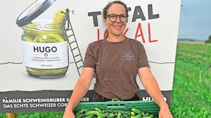 Die Ernte der Essigg Die Ernte der Essiggurken hat auf dem Hof von Karoline Schweingruber früh angefangen. Eine reiche Ernte entlohnt die langen Arbeitstage.