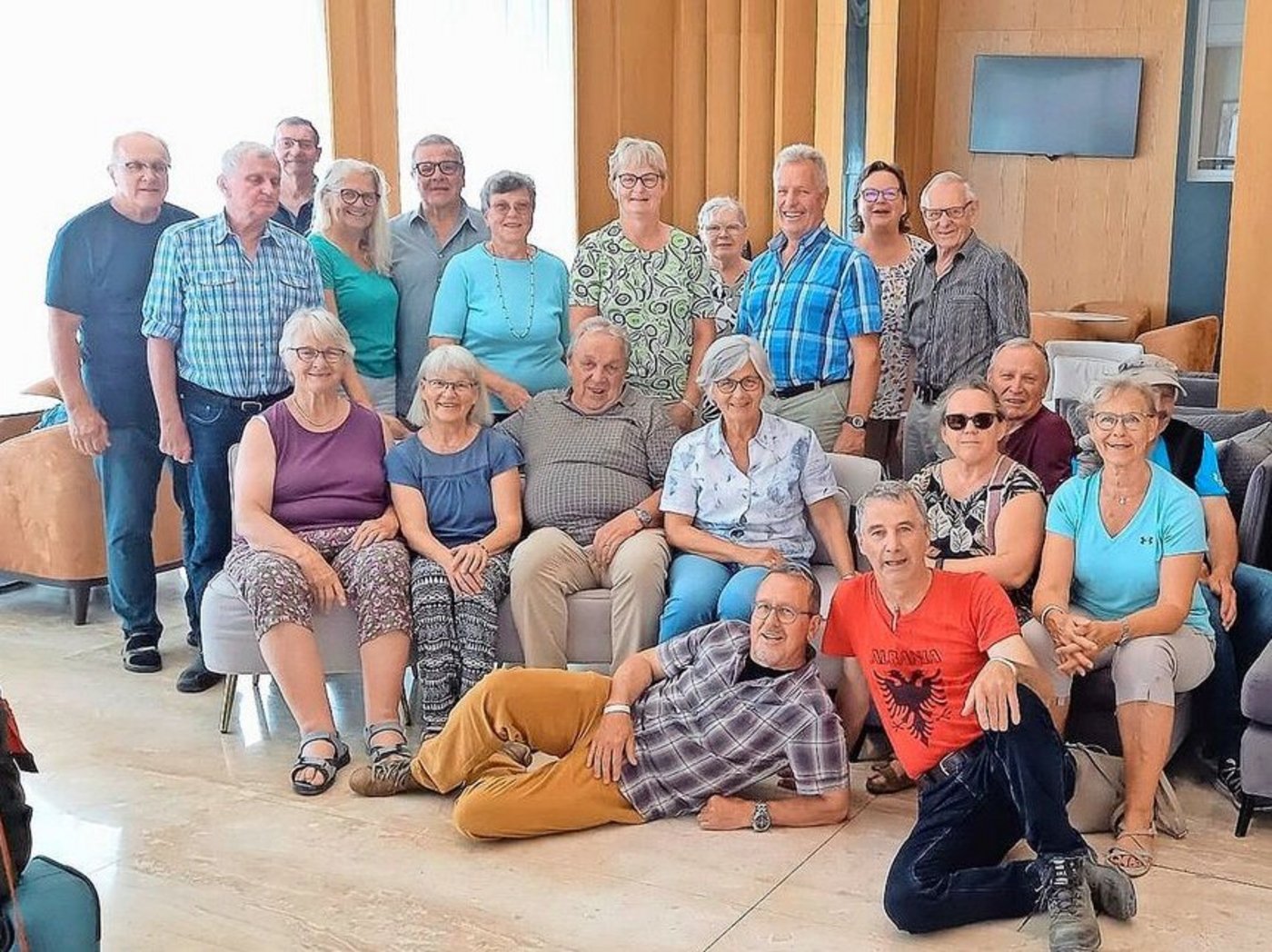 Einmal lächeln fürs Gruppenfoto: Diese Reisegruppe hat mit der BauernZeitung eine Woche lang Albanien besucht und so einiges gesehen und erlebt.