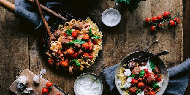 Tagliatelle mit Hackfleischbällchen und Ricotta