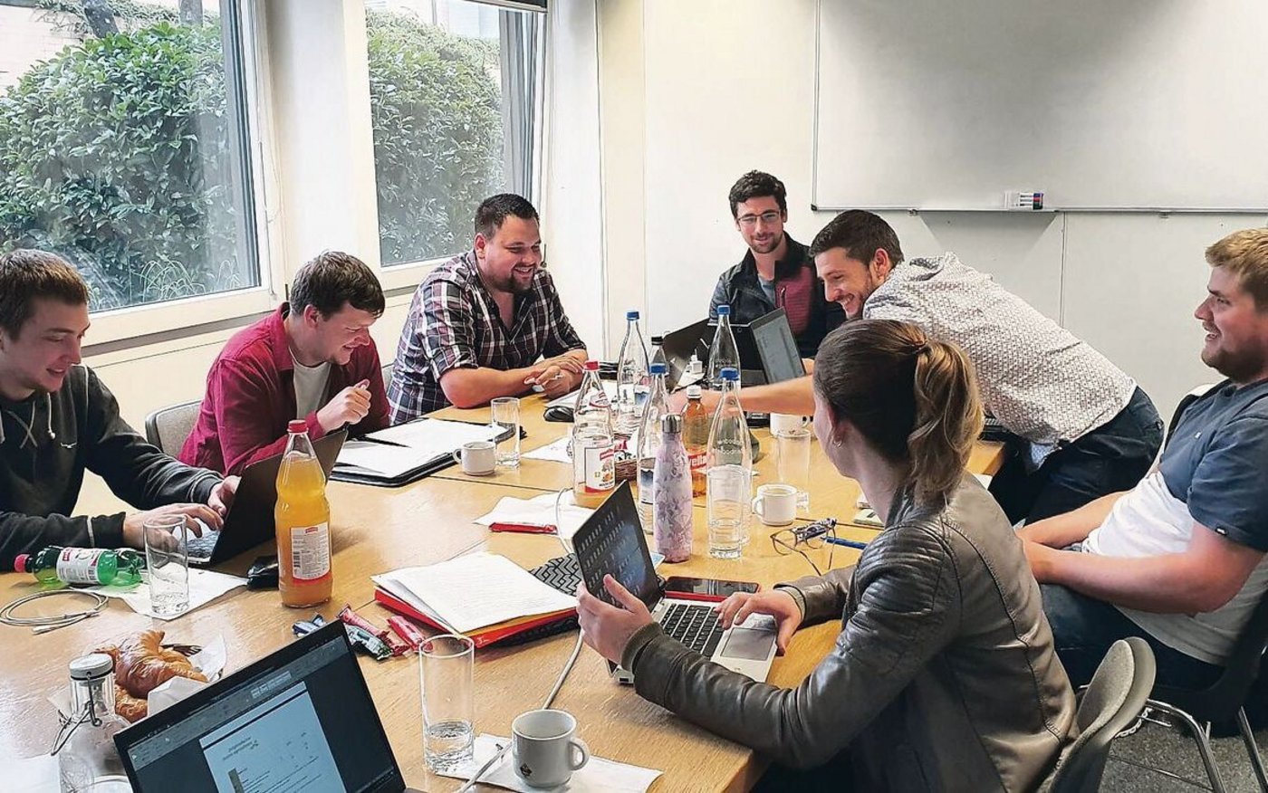 Der 15-köpfige Vorstand der Junglandwirtekommission trifft sich achtmal pro Jahr, das Bild zeigt eine der diesjährigen Sitzungen.