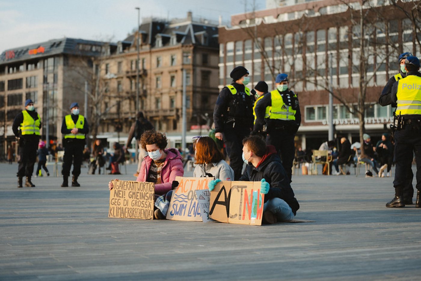 Der Strike for Future am 21. Mai 2021 soll ein schweizweiter bunter Aktions- und Streiktag werden. Er stehe für den Wandel von unten nach oben durch lokale Klimagruppen und -versammlungen. Man wolle der Schweiz «eine geballte Ladung Lebensfreude entgegenschmettern». (Bild Klimastreik)