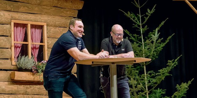 König Joel Wicki gab im Interview mit Remo Petermann Einblick in die vergangenen intensiven Wochen als Schwingerkönig.