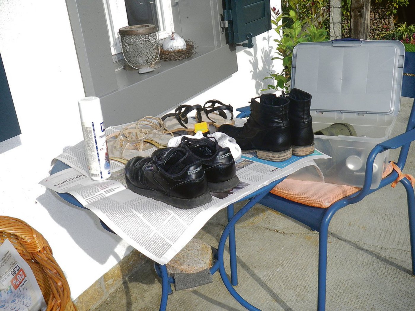 Jeder Schuh dankt die sorgfältige Pflege, auch wenn die Schuhbändel nicht jedes Mal herausgelöst werden.(Bild mgb)