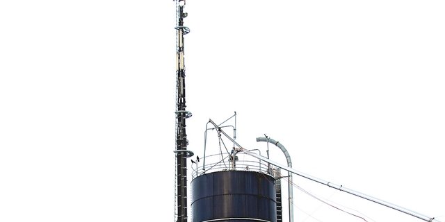 Zankapfel Mobilfunkantenne: Viele Verträge der Swisscom mit Landwirten laufen aktuell aus. (Bild Hans Rüssli)