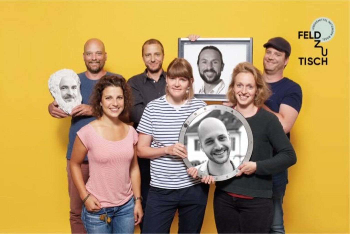 Sie stehen hinter dem Projekt: Hinten v.l.n.r: Christoph Fankhauser, Christoph Schön, Simon Jäggi, Andres Marbach, Matthias Stettler Vorne v.l.n.r: Ramona Malzacher, Esther Lohri, Jarin Huber, Felicia Schäfer (Bild Feld zu Tisch)