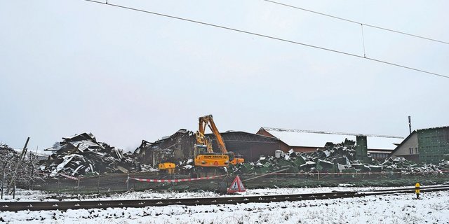 2018 brannte es bei der Tobi Seeobst. Dabei wurde PFOS-haltiger Löschschaum auf eine Wiese geleitet.