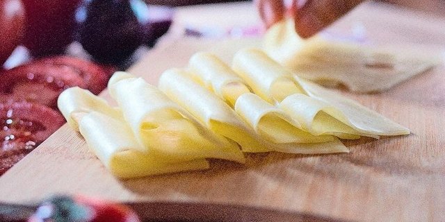 Der Emmentaler passt sich dem modernen Konsum an, mit passenden Produkten wie etwa geschnittenen Scheiben.