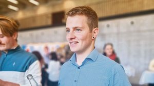 Reto Ryser beim gemü Reto Ryser beim gemütlichen Teil der Fachkonferenz. Start-up-Unternehmen präsentierten ihre Produkte.