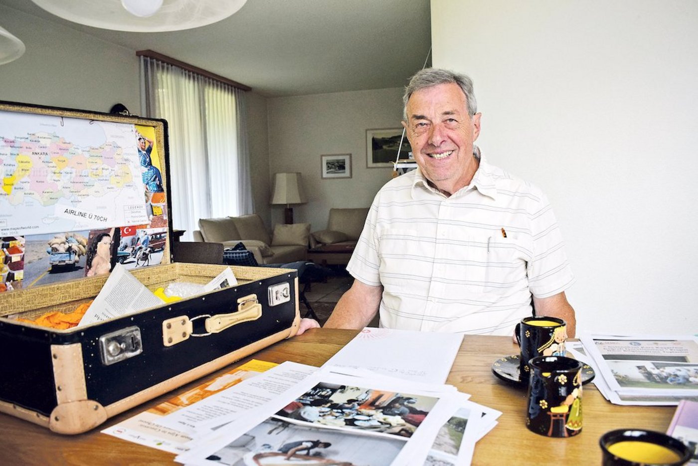 Ein Koffer voller Erinnerungen: Andreas Bigler und seine Vorfahren haben die Käsekultur in die Türkei gebracht. (Bild BauZ/Daniela Joder)