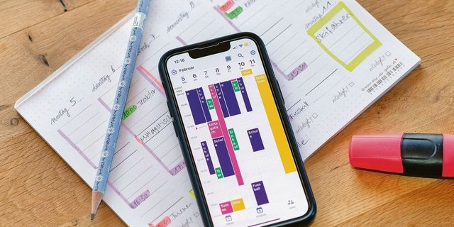 Welche Hilfsmittel für die Familie und den Betrieb passen, ist individuell. Wichtig ist, dass alle Zugang dazu haben. 