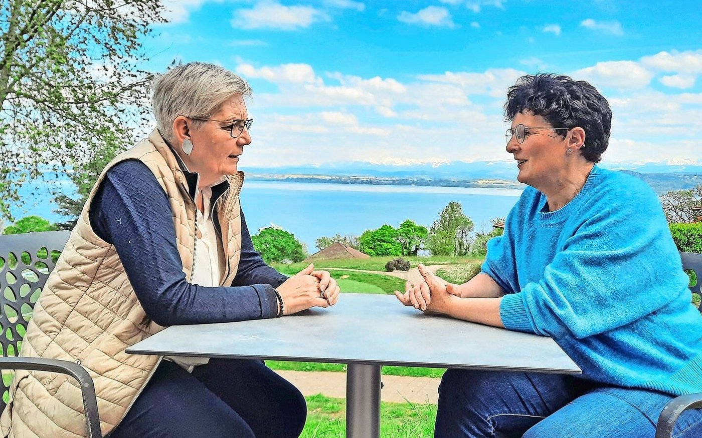 Zwei Kantonalpräsidentinnen im Gespräch: Astrid Derungs-Koller (links) und Petra Artho.