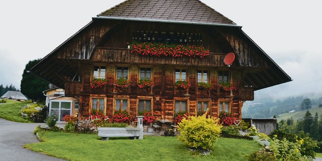 Wenn mehrere Wohnungen auf dem Betrieb vorhanden sind, steigt der Ertragswert deutlich an.(Bild Peter Fankhauser)