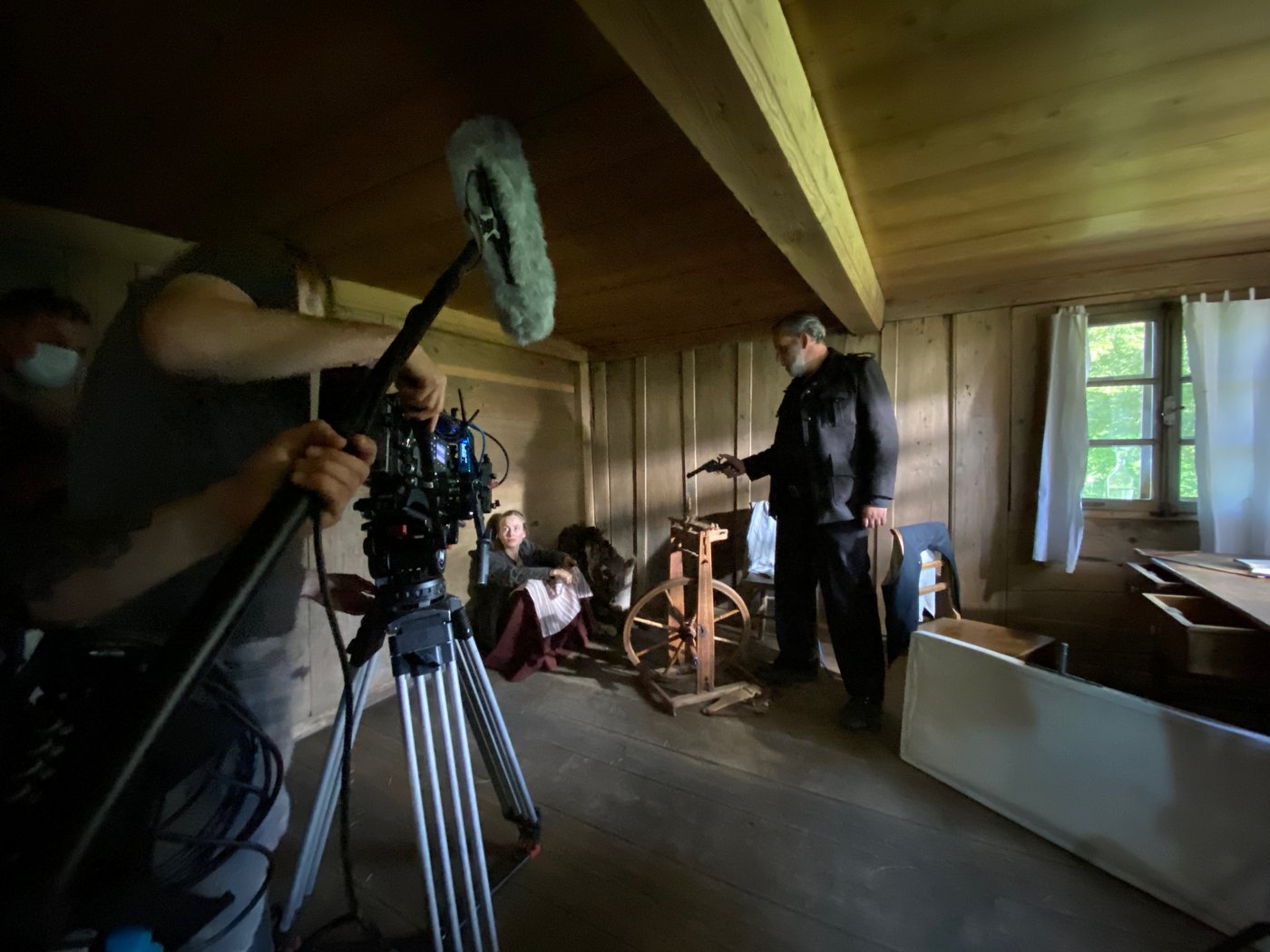 Was wurde der jungen Dienstmagd Luisa angetan? Welche Rolle spielt sie im Mord an Pfarrer Scherrer? Das will Landjäger Jost (Dominik Gysin) herausfinden. (Bilder Jeanne Woodtli)