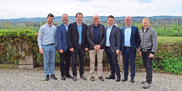 Esra Müdespacher, Walter Schönholzer, Daniel Schärer, Patrick Müller, Martin Angehrn, Roger Hess und Markus Hausammann (v. l.).