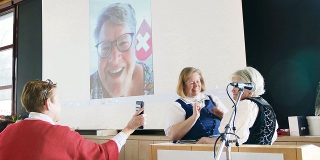 Rita Hänggi, Präsidentin SOBLV von 2014 bis 2020, meldete sich von Gran Canaria, vor Anker in Pasito Blanco, und wurde via Satelliten auf die Leinwand zugeschaltet und verabschiedet.