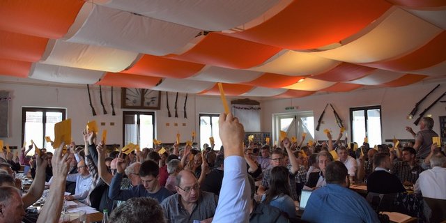 Die Delegierten der Suisseporcs stimmten über eine Statutenänderung ab: Ab 2020 gibt es nur noch vier statt fünf Sektionen. Die Sektion Mittelland Ost wird aufgelöst. (Bilder joy)