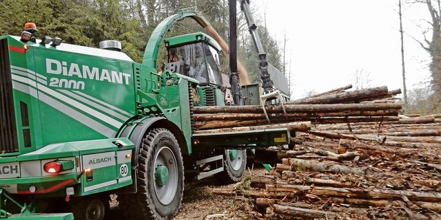 Es wird wieder mehr gehackt. Die Nachfrage nach Holzschnitzeln und generell für Energieholz hat deutlich angezogen. 