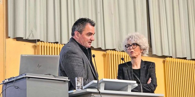 Thomas Knutti empfing die Direktorin des Bafu, Katrin Schneeberger, zum Gespräch über den Wolf.