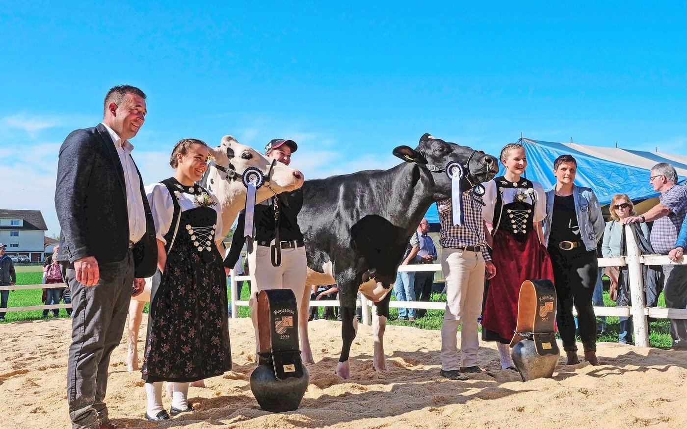 Der erste Höhepunkt des Tages: Miss Junior Chollet-Star Chief Isaline (l.) und Miss Schöneuter Junior Legend Tessedy.