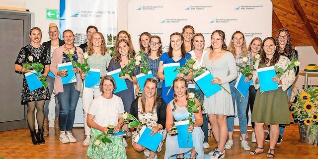 Die Absolventinnen der Bäuerlich-Hauswirtschaftlichen Fachschule am BBZ Pfäffikon. 