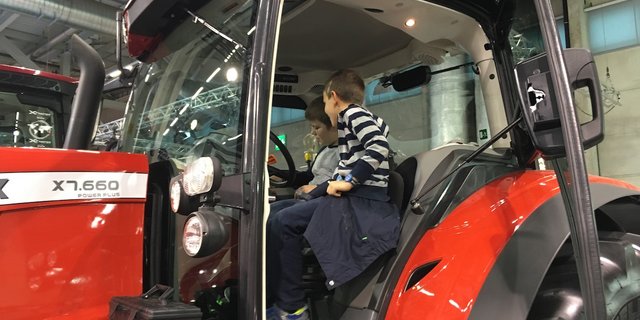 Beim Maschinenkauf an die Zukunft denken: "Brauche ich diese Maschine in fünf Jahren auch noch? Jedes Jahr kommen neue Vorschriften für Spritzen, Güllefässer usw., kann die Maschine dafür angepasst werden?"