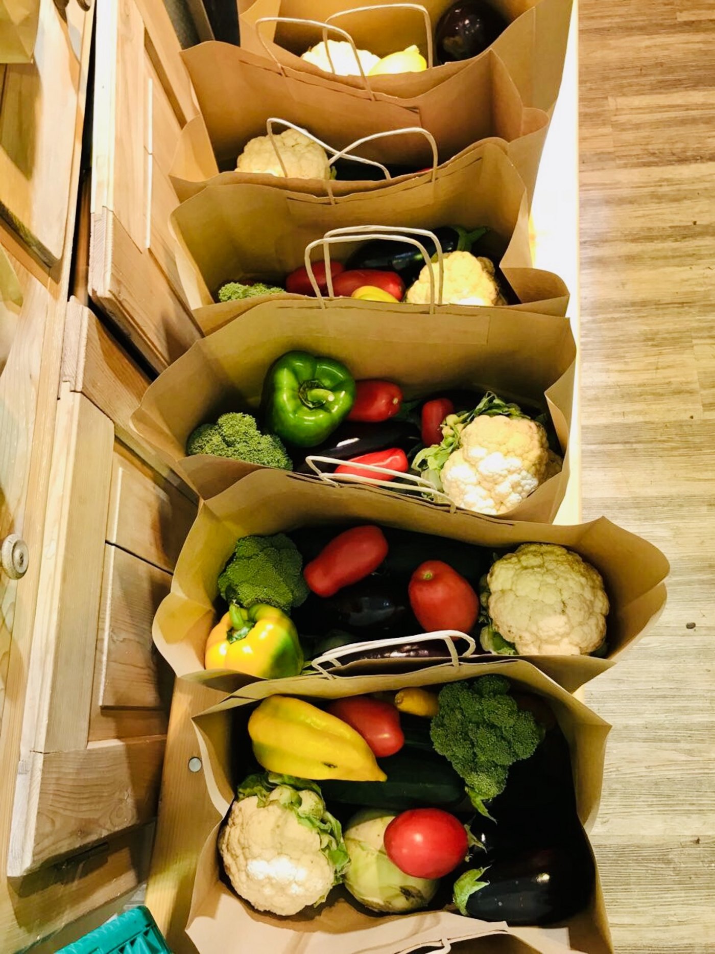 Das Start-up bietet Gemüse-Abos mit ausrangiertem Gemüse an. ((Bilder zVg)