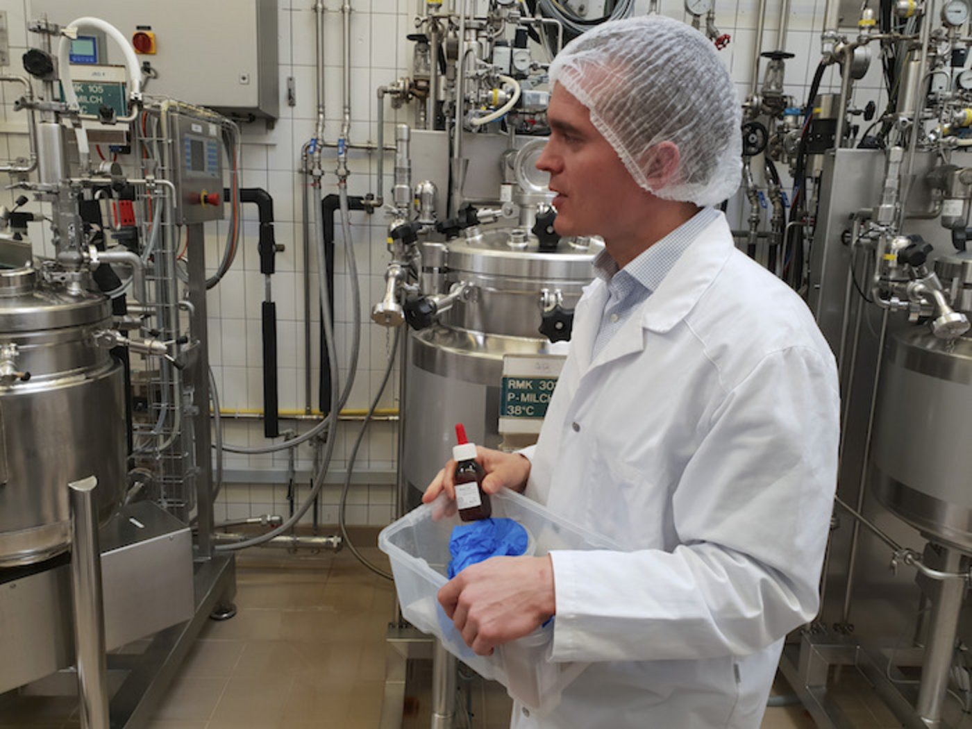 Christoph Kohn, Leiter Forschungsgruppe Kulturen, erläutert die Kulturenproduktion. (Bild lid/ji)