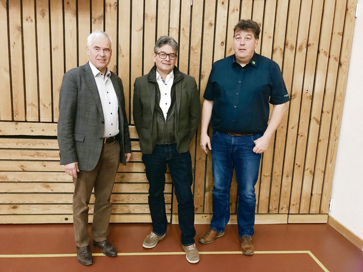 Der zurücktretende ZBV-Präsident Hans Frei, der als Nachfolger nominierte Martin Haab sowie Geschäftsführer Ferdi Hodel.(Bild Alexandra Stückelberger)