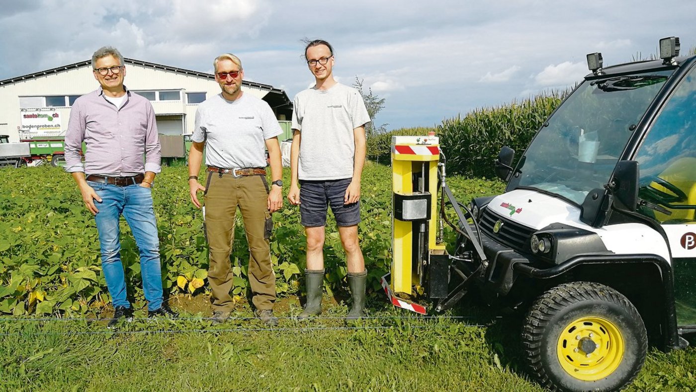 Wolfgang Abler, Joe Santo und Benjamin Seitz (v.l.) vermarkten die Schätze des Bodens in Form von CO2-Zertifikaten. (Bild sbu)