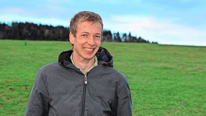 Ueli Rindlisbacher i Ueli Rindlisbacher ist Landwirt und arbeitet bei der Stiftung zur Erhaltung bäuerlicher Familienbetriebe.