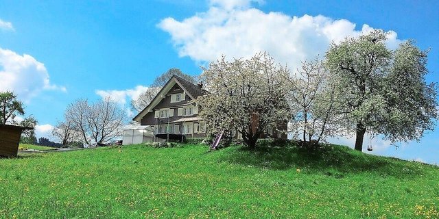 Idyllische Lage und schöne Aussicht reichen nicht. Bauernfamilien müssen sich auch in der Hügel- und Bergregion stallbautechnisch weiterentwickeln können. 