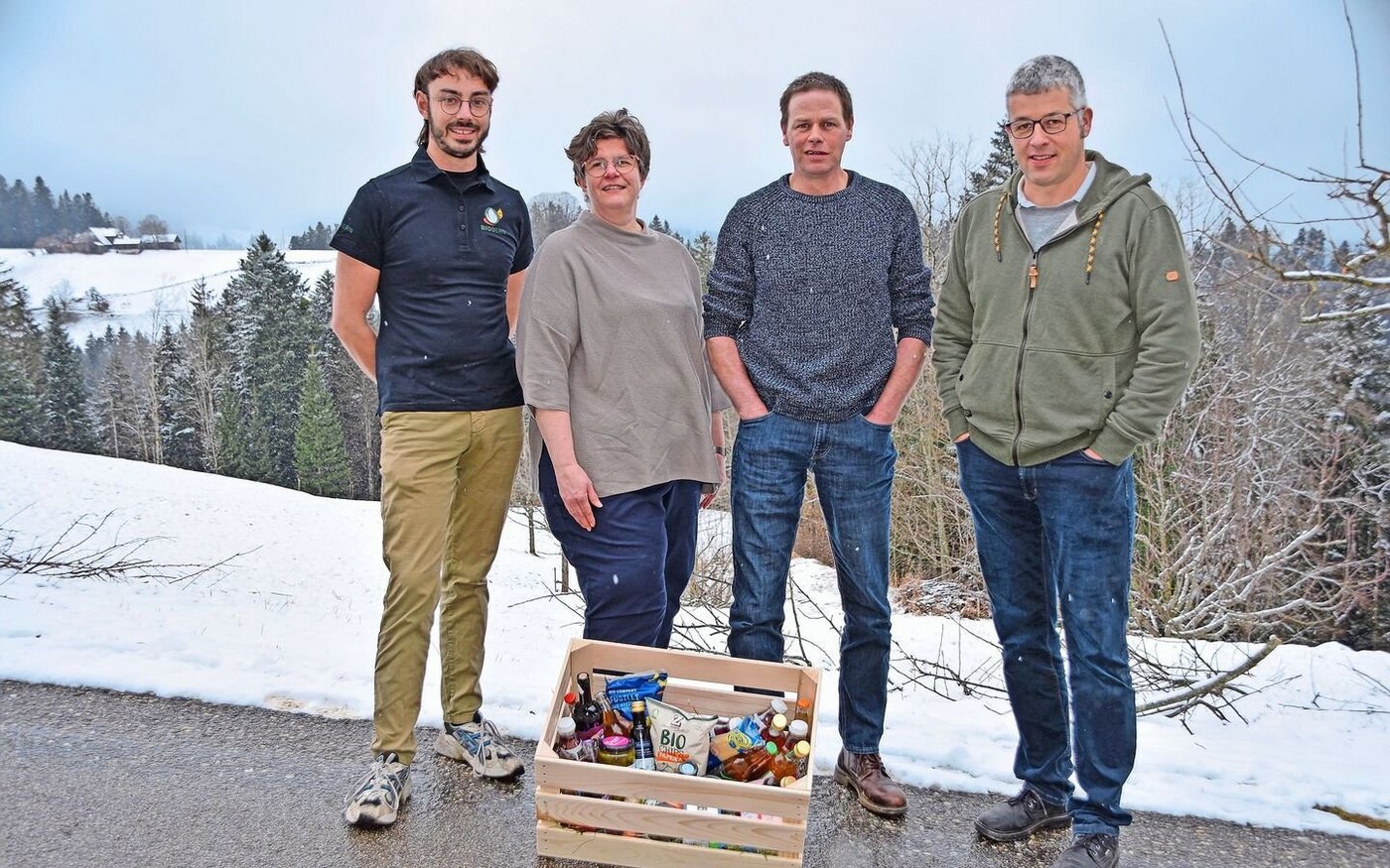 Der neue Präsident Beat Gerber mit dem neuen Vorstandsmitglied Raphaël Sommer, der abtretenden Präsidentin Monika Sommer und dem Geschäftsführer Johnny Schaufelberger (v. r.).   