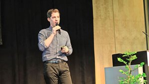 Christian Ramseyer gibt einen Überblick über die Situation und Herausforderungen im Kartoffelanbau. Bei der Kraut- und Knollenfäule liege die grösste Hoffnung in der Sortenzüchtung.