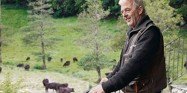Peter Hunkeler züchtet seit 2012 reinrassige Wagyu-Rinder und hat sich inzwischen eine stattliche Herde aufgebaut