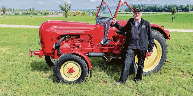 So einen Porsche sieht man nicht alle Tage: Mit seinem sorgfältig restaurierten Super Export macht Willi Lehmann Ausfahrten durch die Natur. (Bild Archiv))