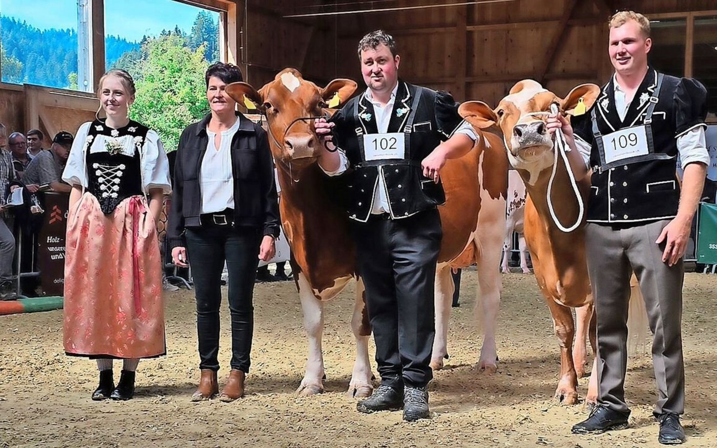 Zwei Schaulegenden holten die SF-Titel: Miss wurde Oralndo Soleil von Marco Egli (links) und den Schöneutertitel holte Aslan Hanova von Florian Matter.