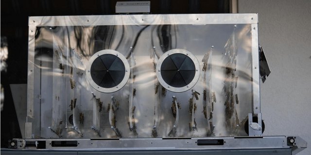 Mit den Zuchtboxen sollen wenige Kilos bis mehrere Tonnen Insekten unkompliziert und lokal direkt beim Kunden produziert werden können. (Bild Klimastiftung Schweiz)