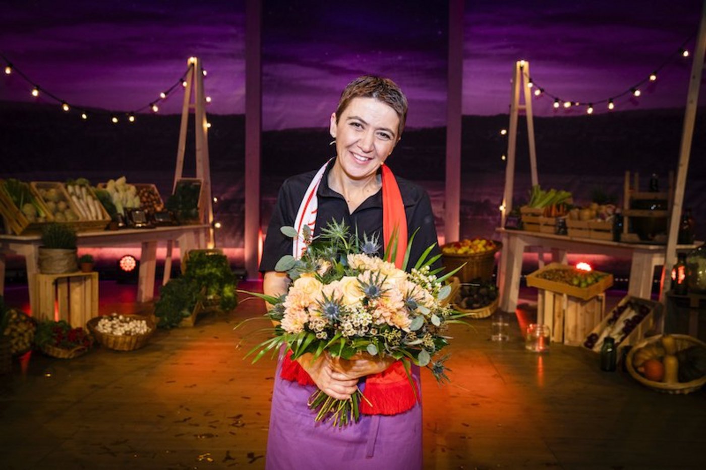 Flurina Candinas aus Andiast hat die Landfrauen mit ihren Kochkünsten überzeugt und gewinnt den Titel der Landfrauenköchin 2019. (Bild SRF/Ueli Christioffel)