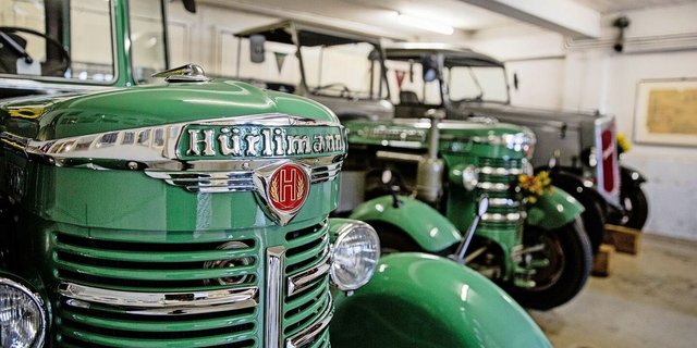 Ob wohl diese schön gepflegten Oldtimer seinerzeit auch vor Gericht gezogen wären und geklagt hätten?