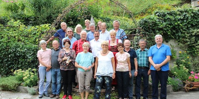 Letzte Woche folgte das Nachspiel, die Kulisse mit Brasilien nicht zu vergleichen: Die Gruppe traf sich auf dem Bielenhof von Reiseteilnehmer Alois Zgraggen und seiner Frau Silvia. (Bild Sebastian Hagenbuch)